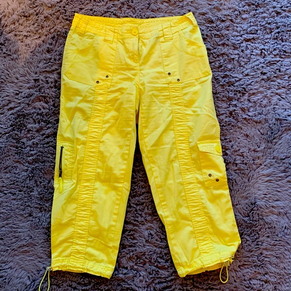 ☀️ YELLOW CAPRIS JOGGERS - Picture 3 of 5